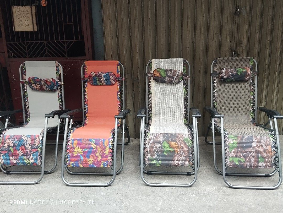 Foldable Zero Gravity Recliner Lounge Chair with Pillow (Category: Chairs) located in Manila. Submitted by jamfrimzy089458 (Listing ID 1466788821, Image 3). Description: - Versatile indoor & outdoor lounge chair (great for patio, balcony, garden, or camping) - Sturdy metal frame with durable bungee suspension cords - Breathable mesh fabric seat and backrest for maximum comfort - Includes a matching, comfy headrest pillow - Adjustable reclining po