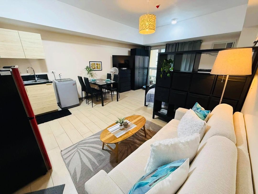 For Lease: Venice Luxury Residences, Executive Studio (Category: Apartments & Condos) located in Taguig. Submitted by mr.gutierrez (Listing ID 1466790350, Image 1). Description: 𝐉𝐮𝐬𝐭 𝐋𝐢𝐬𝐭𝐞𝐝‼️ 𝐅𝐨𝐫 𝐋𝐞𝐚𝐬𝐞: 𝐕𝐞𝐧𝐢𝐜𝐞 𝐋𝐮𝐱𝐮𝐫𝐲 𝐑𝐞𝐬𝐢𝐝𝐞𝐧𝐜𝐞𝐬 - 𝐃𝐨𝐦𝐞𝐧𝐢𝐜𝐨 𝐓𝐨𝐰𝐞𝐫 ( 𝐖𝐢𝐭𝐡 𝐏𝐫𝐢𝐯𝐚𝐭𝐞 𝐄𝐧𝐭𝐫𝐚𝐧𝐜𝐞 𝐓𝐨 𝐕𝐞𝐧𝐢𝐜𝐞 𝐆𝐫𝐚𝐧𝐝 𝐂𝐚𝐧𝐚𝐥 𝐌𝐚𝐥𝐥 ) 𝐄𝐱𝐞𝐜𝐮𝐭𝐢𝐯𝐞 𝐒𝐭𝐮𝐝𝐢𝐨 𝐔𝐧𝐢𝐭 | 𝟒𝟎 𝐒𝐪𝐦 | �