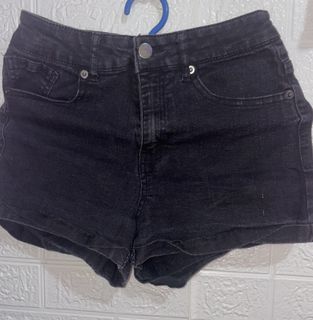 (Category: ) located in . Submitted by xyluv (Listing ID 1466786227, Image 1). Description: .