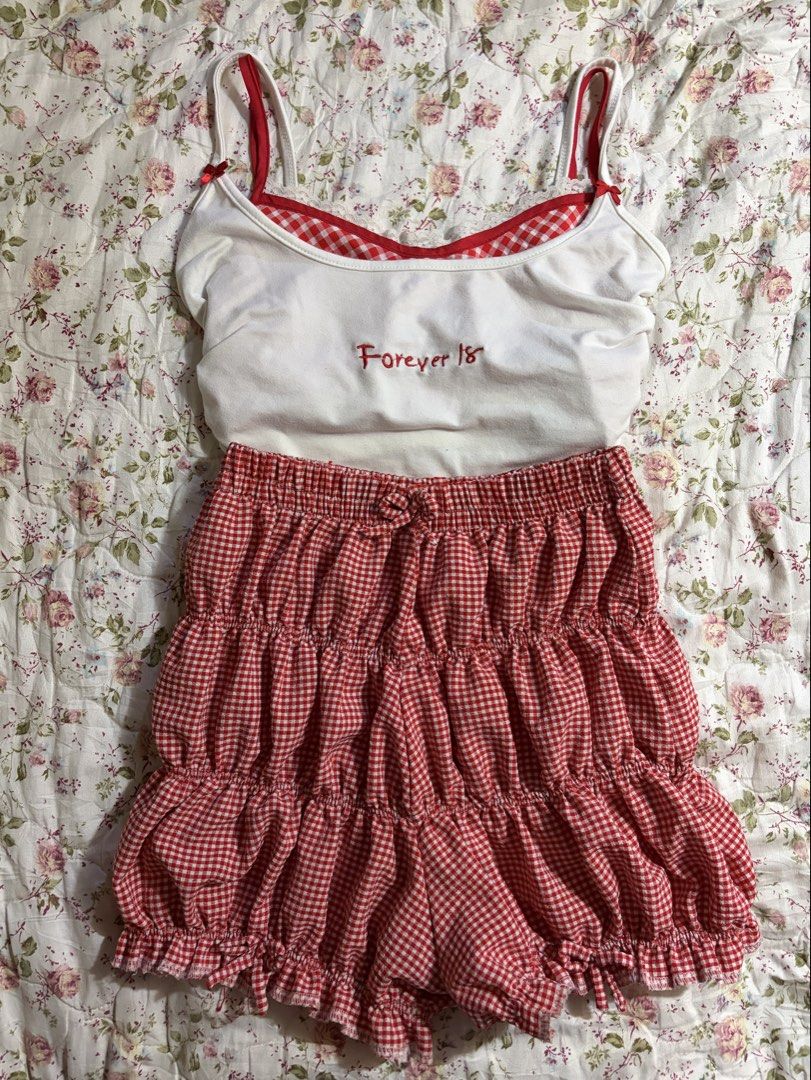 Forever 18 Gingham Set (Category: Sets or Coordinates) located in Muntinlupa City. Submitted by herellas0504 (Listing ID 1466902205, Image 1). Description: Forever 18 Gingham Set Mine: 400| Lock: 550 ———————————— size: xs-semi med no issue, good as new pretty sm!.
