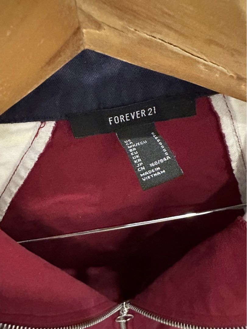 Forever 21 jacket (Category: Coats, Jackets and Outerwear) located in Paranaque City. Submitted by celinegab (Listing ID 1466887351, Image 2). Description: .