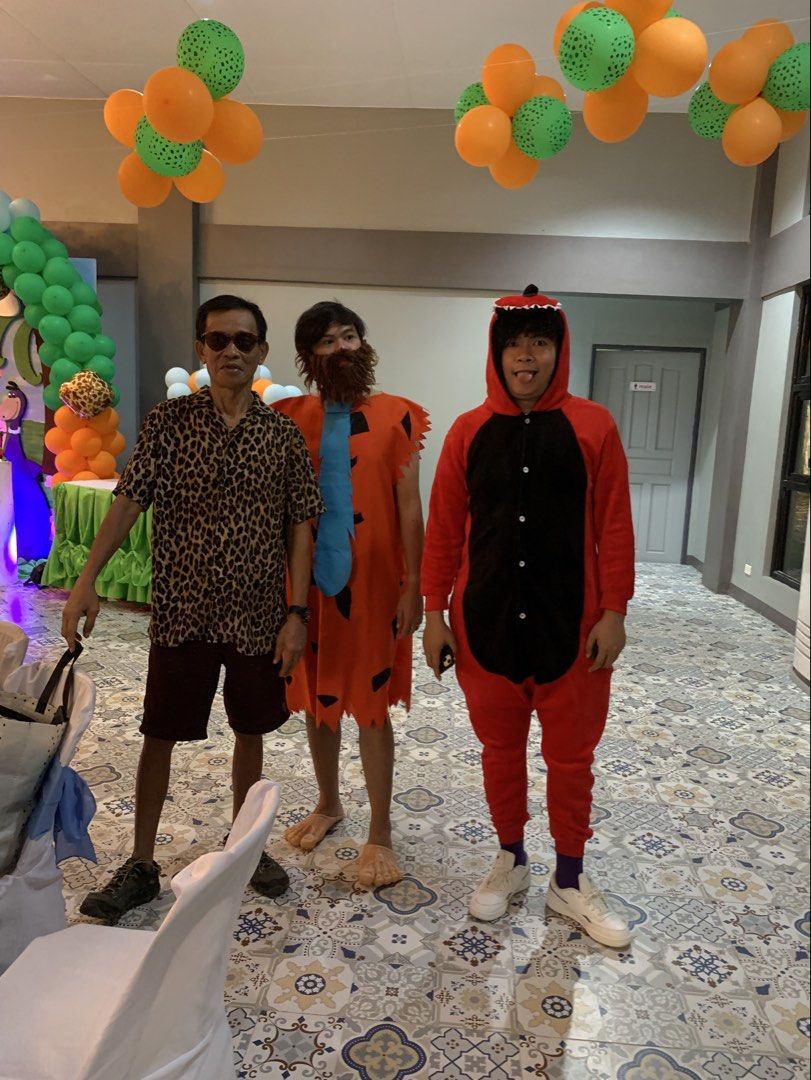 Fred Flintstone Caveman Costume Set (Category: Sets or Coordinates) located in Pasay City. Submitted by sandybuggy (Listing ID 1466908148, Image 2). Description: For ref. Height is 5’8 with medium-large body frame Includes funny foot.