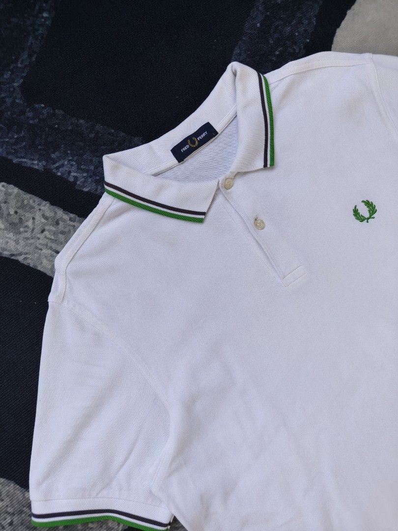 Fred Perry Twin-tipped P/S (Category: Tshirts & Polo Shirts ) located in Andop. Submitted by kyutoryuu (Listing ID 1466892654, Image 2). Description: •Dimes: 21x27 •Condition: Excellent •CR: 9.3/10 •Issue: see pics.
