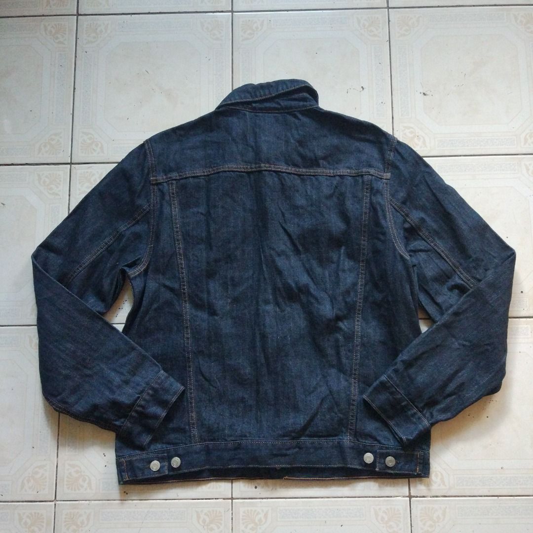 Gap Denim Jacket L (Category: Coats, Jackets and Outerwear) located in Pasay City. Submitted by denimdude.ph (Listing ID 1466841609, Image 2). Description: .