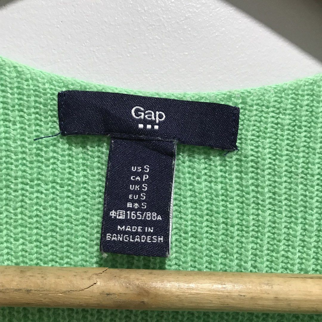 GAP Green Knit Longsleeve (Category: Longsleeves) located in Cavite. Submitted by tanya.valentin (Listing ID 1466890410, Image 3). Description: - 19x30.