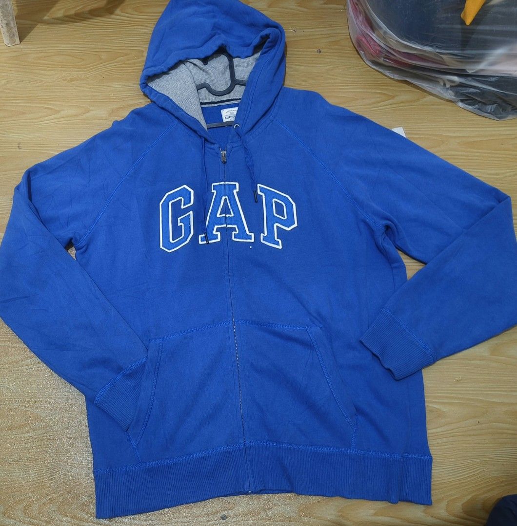 Gap hoodie (Category: Coats, Jackets and Outerwear) located in Batangas. Submitted by mightypenguin-764c23 (Listing ID 1466830586, Image 1). Description: .