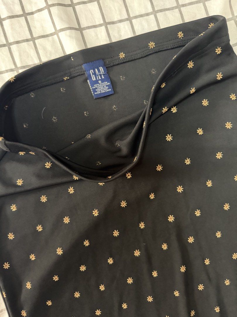 Gap midi skirt (Category: Skirts) located in Quezon City. Submitted by pinkystrends.co (Listing ID 1466848440, Image 2). Description: .
