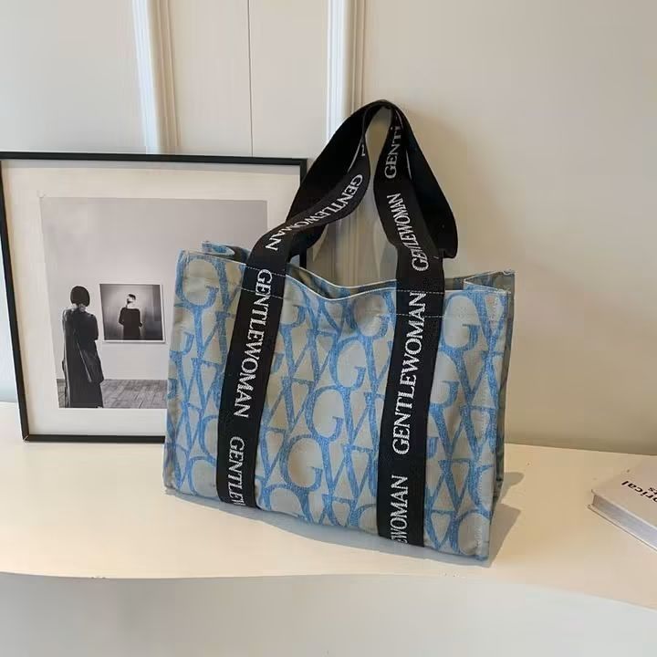 Gentle women (Category: Tote Bags) located in Angeles City. Submitted by mjshoppingretail (Listing ID 1466925871, Image 1). Description: gentle woman like new ganda matibay.