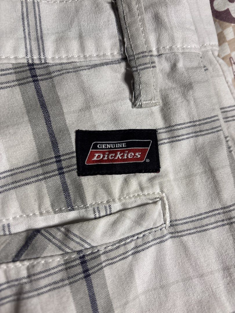 Genuine Dickies White Plaid (Category: Shorts) located in Cabuyao City. Submitted by giothr1ft (Listing ID 1466891156, Image 3). Description: -Waist: 38 -Length: 25 -Thigh: 15 -Leg Hole: 12.5 .