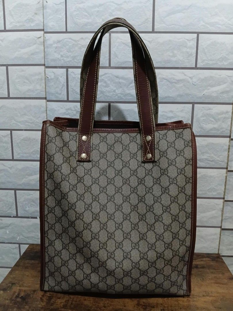 GG Supreme totebag (Category: Luxury Bags & Wallets) located in Las Pinas. Submitted by kuya_erick (Listing ID 1466814135, Image 2). Description: GG Supreme web totebag complete details posted 10k + sf las pinas meet up.