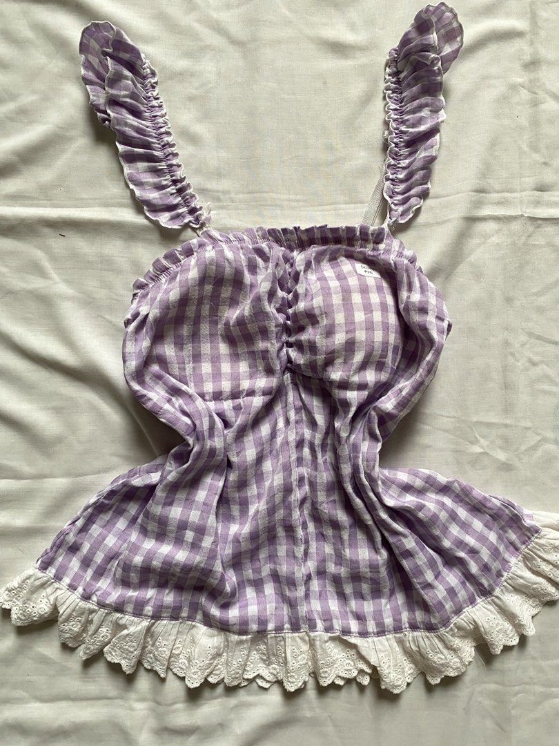 gingham top (Category: Sleeveless) located in Davao. Submitted by gathrd.kloset (Listing ID 1466783268, Image 1). Description: .