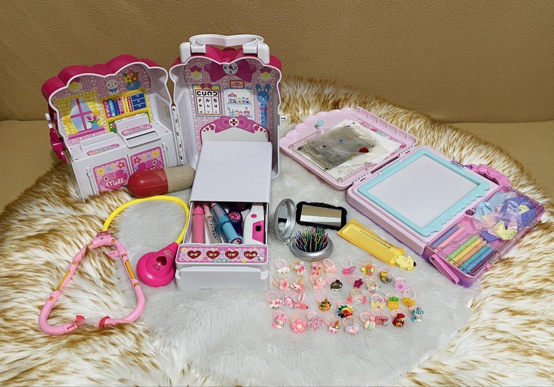 Girls hard toys bundle battery operated (Category: Interactive Toys) located in Quezon City. Submitted by sissymissy1527 (Listing ID 1466937551, Image 1). Description: 2 items battery operated- working What u see is what u get.