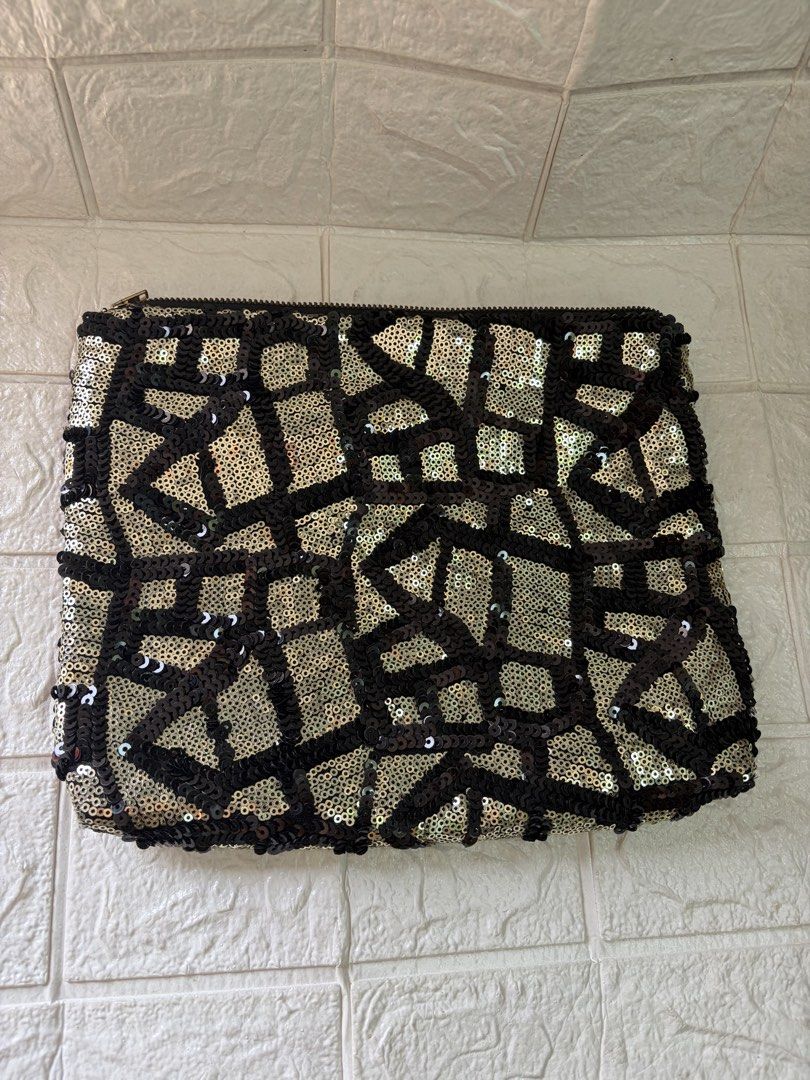 Gold black beaded clutch (Category: Clutches) located in Manila. Submitted by thekidshop (Listing ID 1466920886, Image 1). Description: .