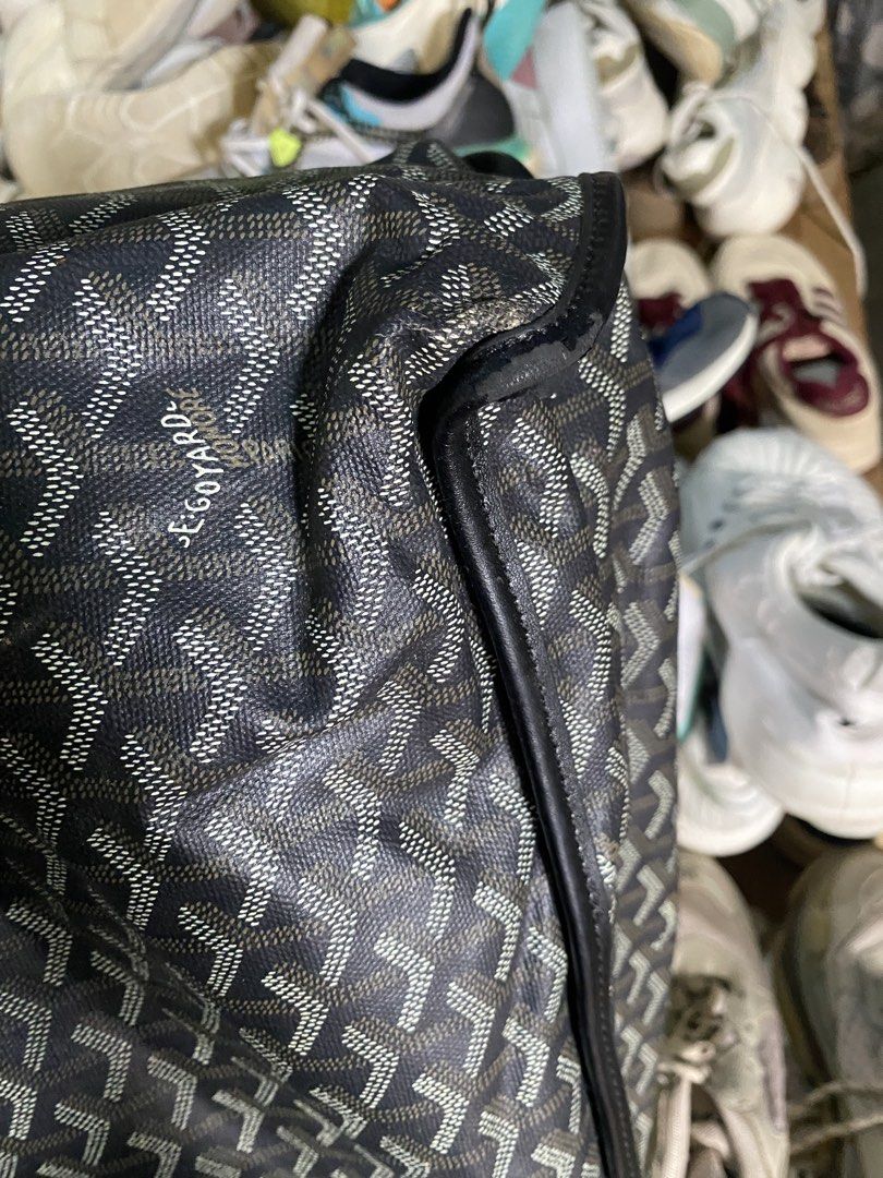 Goyard totebag (Category: Tote Bags) located in Alburquerque. Submitted by zanegavynn43872 (Listing ID 1466808532, Image 2). Description: .