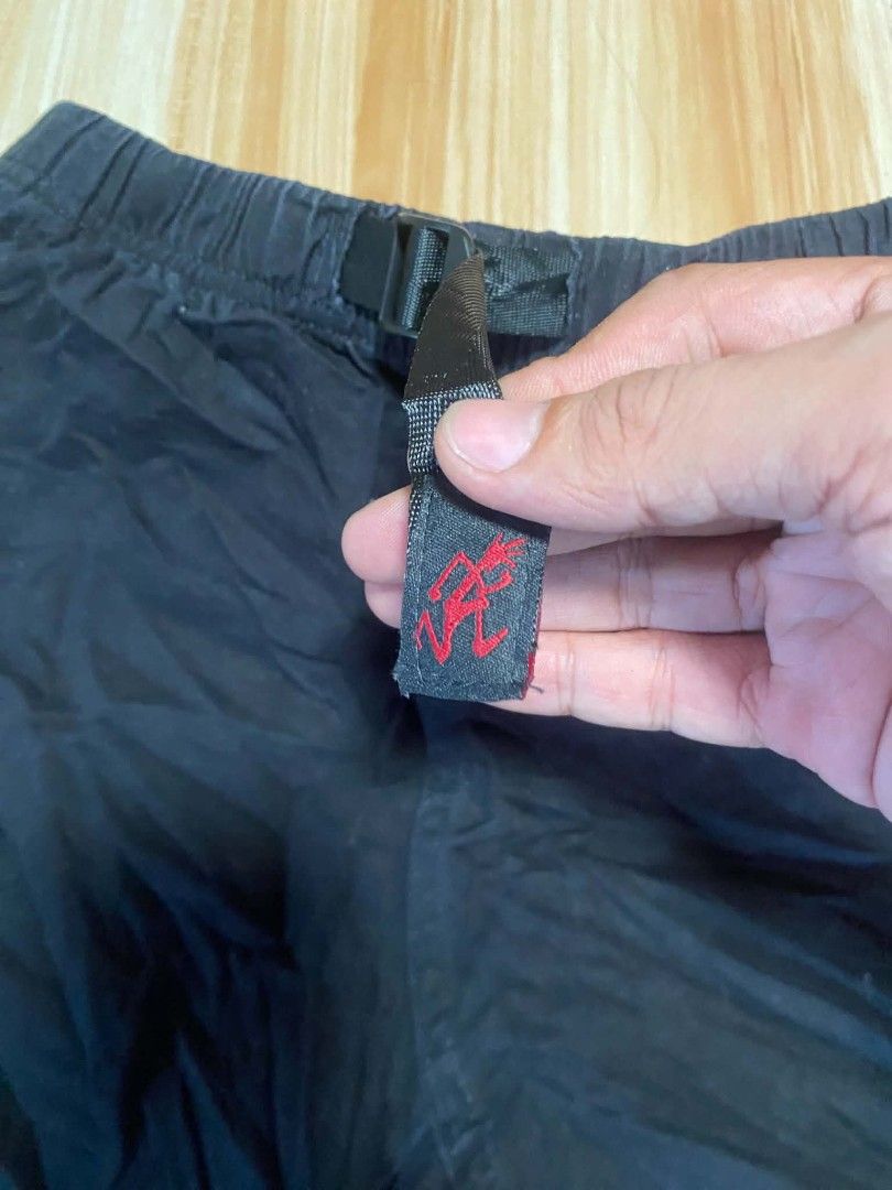 Gramicci Cotton Twill Shorts (Category: Shorts) located in Ilog. Submitted by mikesthrift_ (Listing ID 1466856712, Image 2). Description: Gramicci Cotton Twill Short Waistline : 30-32 / Length : 18 Excellent Condition Price : 650+SF Dm if interested ☺️.