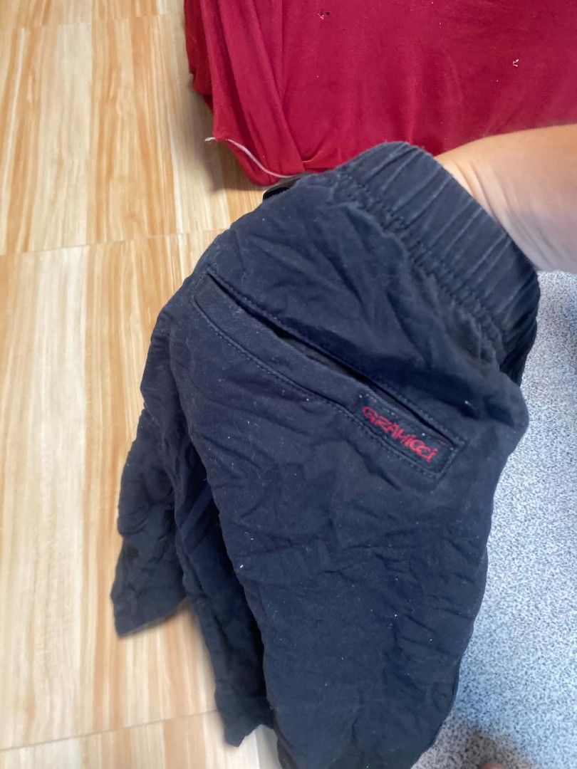 Gramicci Cotton Twill Shorts (Category: Shorts) located in Ilog. Submitted by mikesthrift_ (Listing ID 1466856712, Image 3). Description: Gramicci Cotton Twill Short Waistline : 30-32 / Length : 18 Excellent Condition Price : 650+SF Dm if interested ☺️.