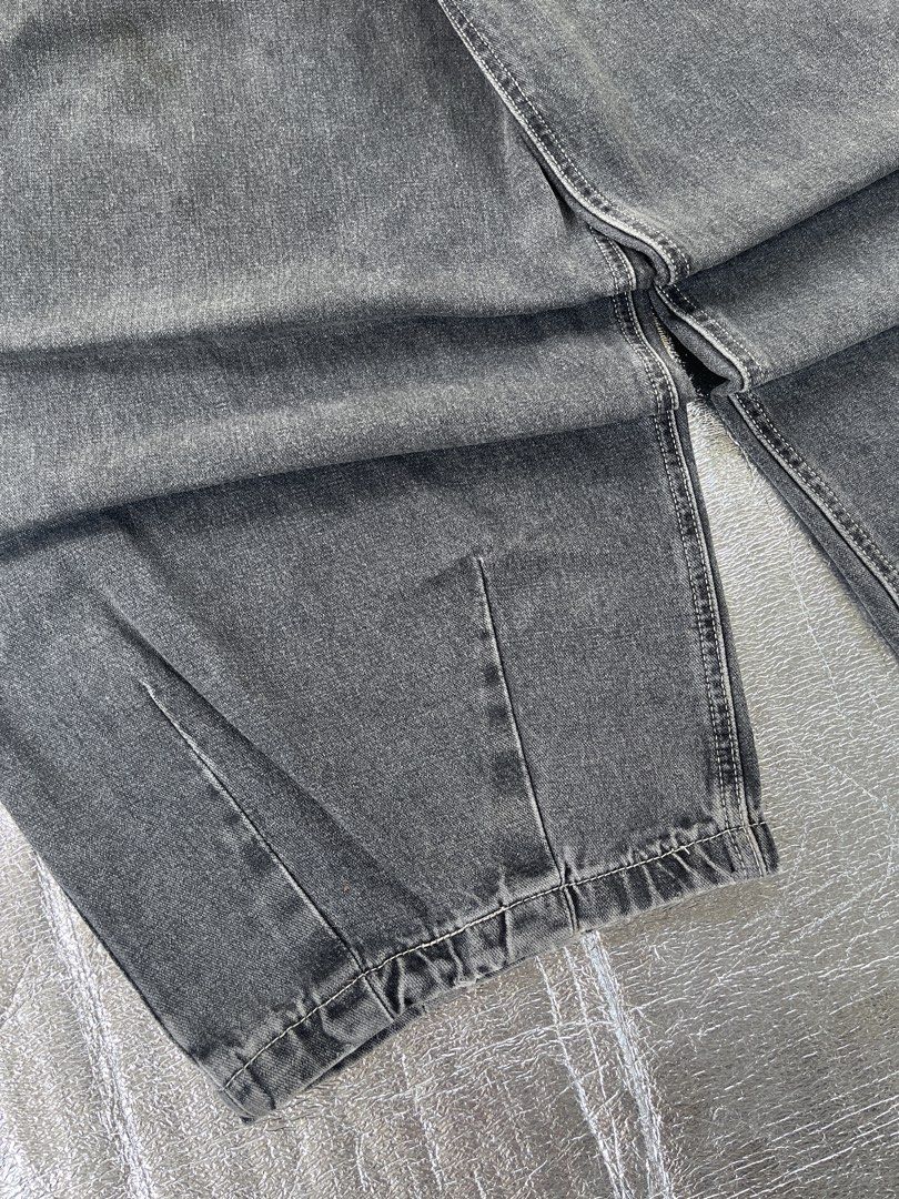 GRAY BAGGY BALLOON (Category: Jeans) located in Panabo. Submitted by vrail (Listing ID 1466863530, Image 3). Description: .