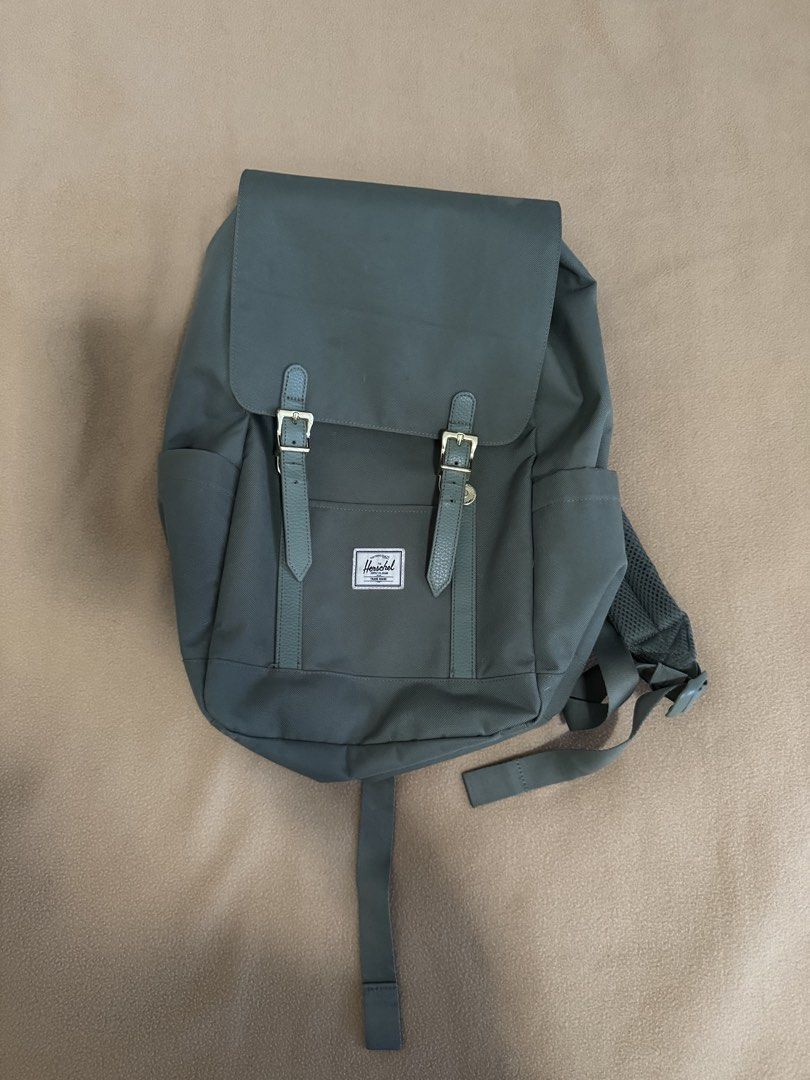 Green Backpack (Category: Backpacks) located in San Luis. Submitted by oshdeclutters (Listing ID 1466810967, Image 1). Description: .