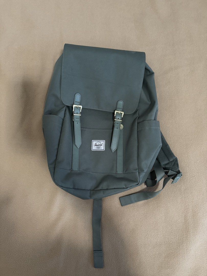 Green Backpack (Category: Backpacks) located in San Luis. Submitted by oshdeclutters (Listing ID 1466810967, Image 2). Description: .
