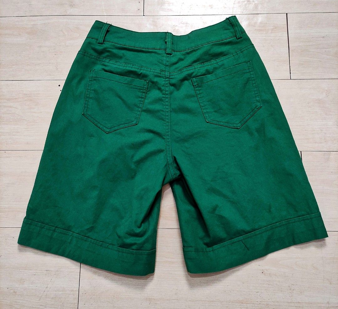 Green Maong Shorts (Category: Shorts) located in Caloocan City. Submitted by happystar.e0dc1b (Listing ID 1466802363, Image 2). Description: ⚠️PLEASE CLICK THE IMAGE TO SEE THE SIZE⚠️ FB PAGE: IPPEUNI AGASSI Location: Caloocan City ❌ No haggling ❌ No when worn ❌ No "more pics" ❌ No flaws, unless stated ❌ Request for specific measurements of neck, arm, shoulder etc will not be entertained.