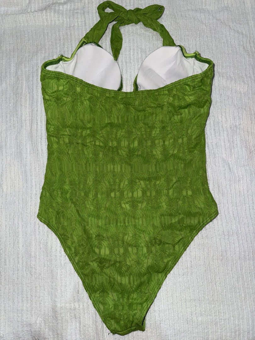 Green One Piece Swimwear (Category: Bikinis & Swimsuits) located in Naga. Submitted by sbcookieee (Listing ID 1466839433, Image 3). Description: .