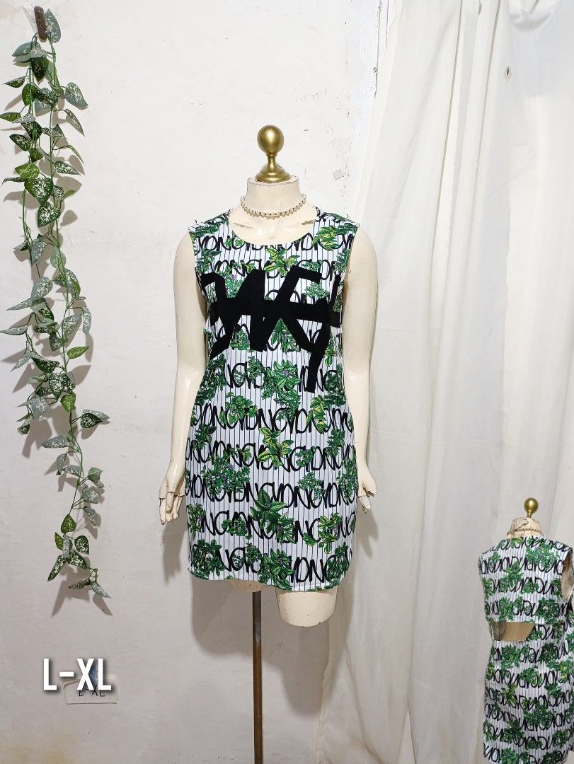 green printed retro dress (Category: Dresses) located in Pateros City. Submitted by amj_amj (Listing ID 1466884491, Image 1). Description: .