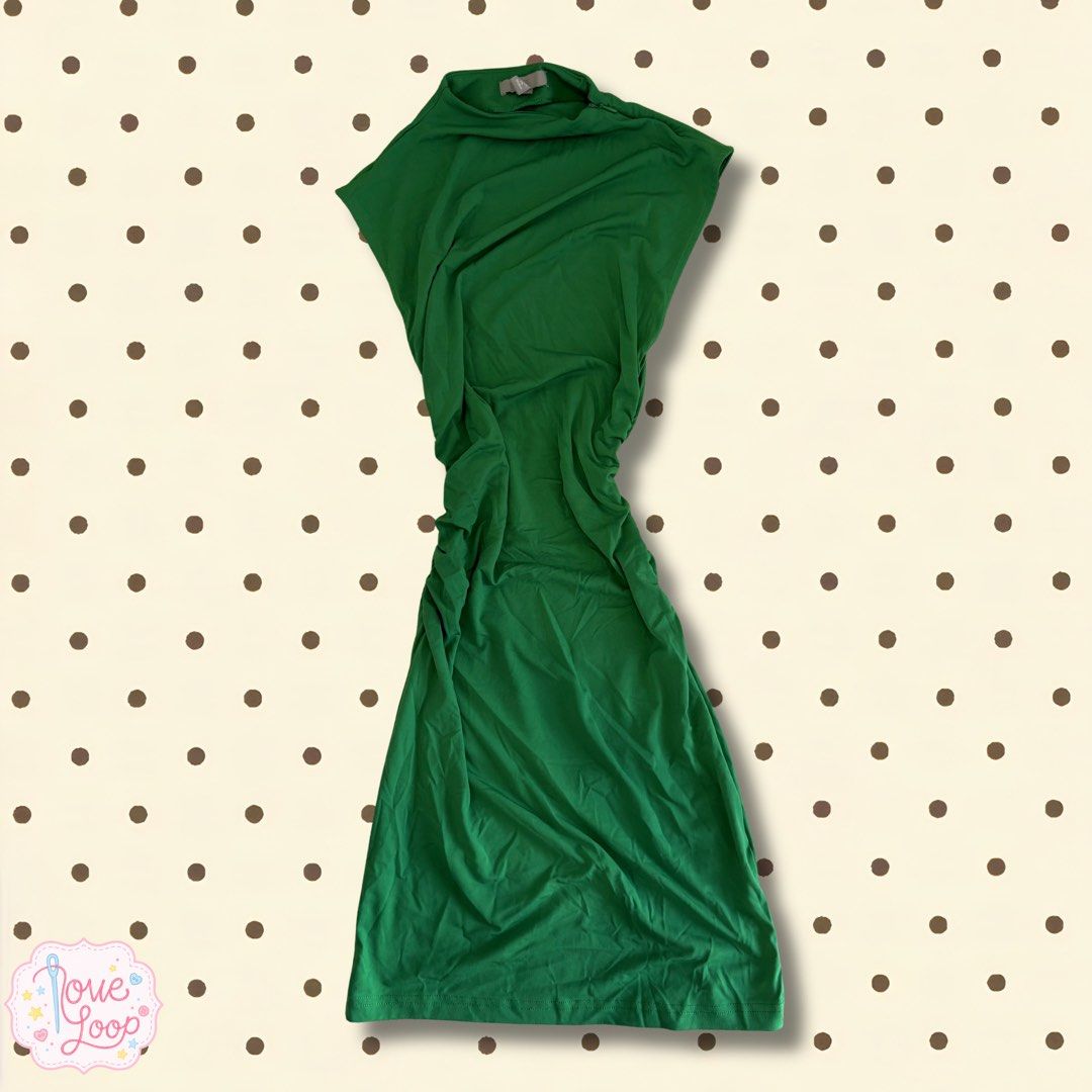 Green Ruched Bodycon Midi Dress (Category: Dresses) located in Manila. Submitted by love.loop (Listing ID 1451729501, Image 1). Description: - Gorgeous green midi dress - Flattering ruched detailing on the sides - Sleeveless with a chic high neckline - Comfortable stretchy material - Best fits size Small to Medium - Ideal for a night out or a casual event.