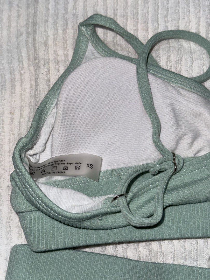 Green Two Piece Swimwear (Category: Bikinis & Swimsuits) located in Naga. Submitted by sbcookieee (Listing ID 1466838746, Image 2). Description: .