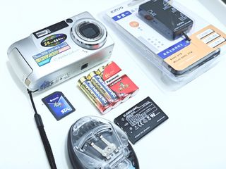 由 camerasellerpro (刊登 ID 1466915105，圖片 1) 提交，位於 的 (類別：)，說明：。