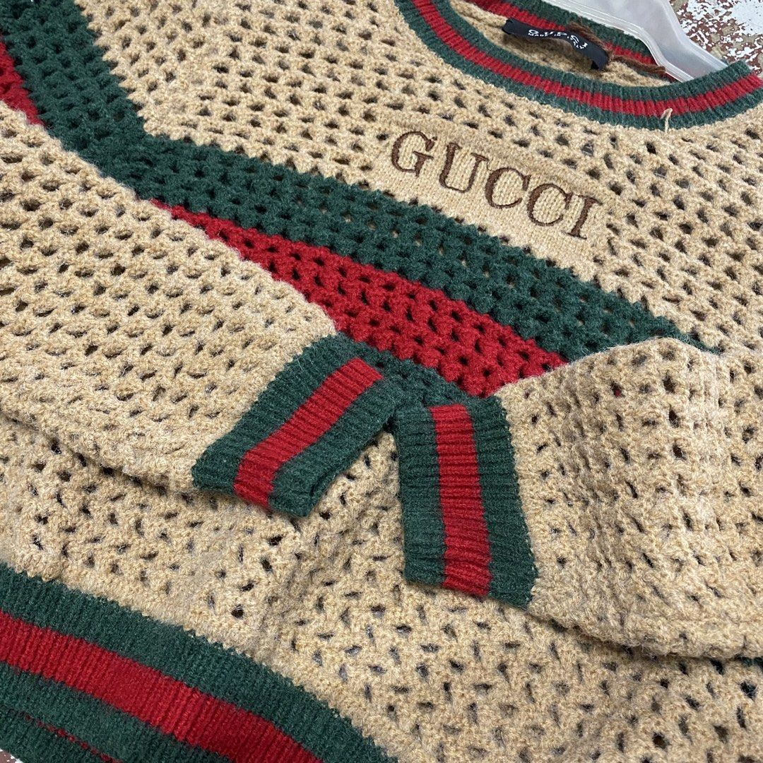 Gucci (Category: Longsleeves) located in Iloilo. Submitted by cooljfinds (Listing ID 1466857567, Image 3). Description: Gucci Small Like new 9,8/10 .