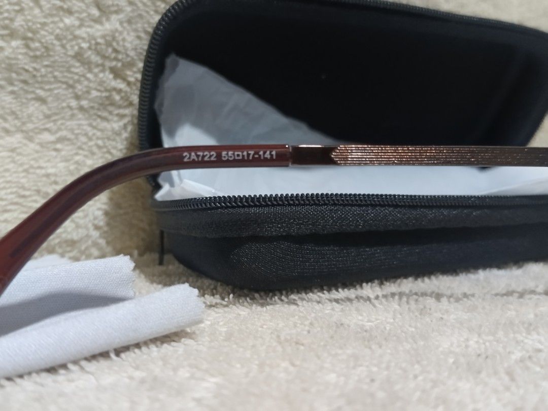 Gucci 2A722 Aviator Sunglasses Brown Gradient Lenses (Category: Sunglasses & Eyewear) located in Cavite. Submitted by navias (Listing ID 1466799975, Image 3). Description: Origin:UAE Gucci aviator sunglasses with brown gradient lenses and bronze metal frames. Model 2A722 55-17-141 stamped on the inner temple arm. Includes black hard shell zipper case and white cleaning cloth. Classic double bridge design with subtle Gucci branding on the arms.sup