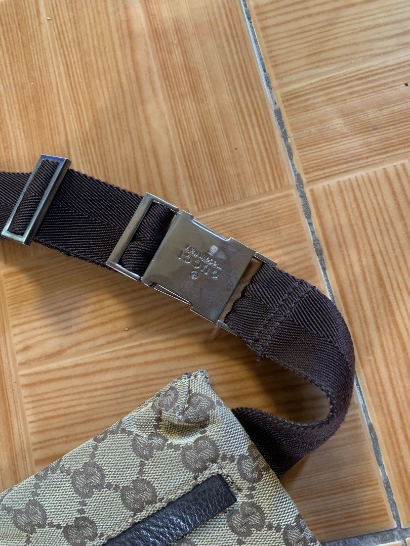 Gucci belt bag (Category: Luxury Bags & Wallets) located in Famy. Submitted by stuffxsogood. (Listing ID 1466860864, Image 3). Description: Gucci belt bag 6.5x12 Good as new Missing puller Not sure if legit.