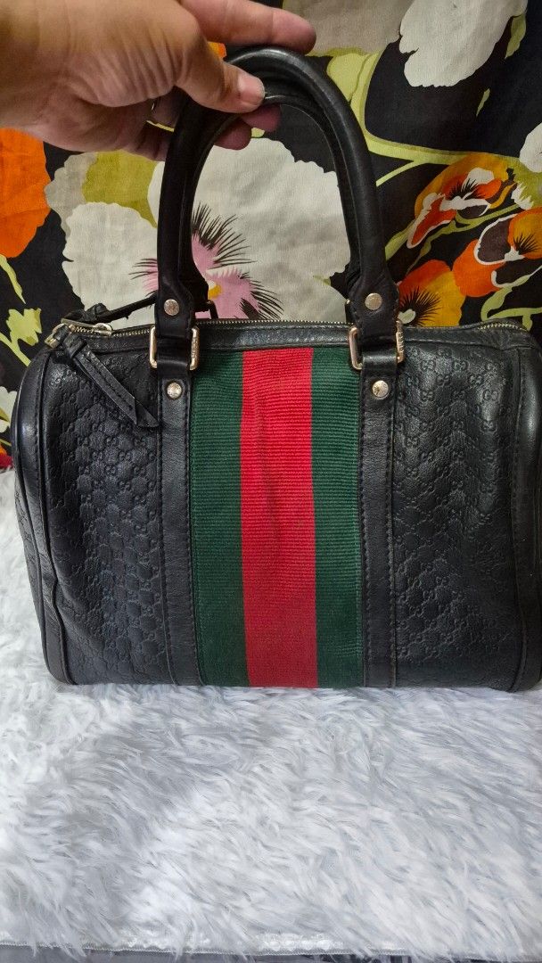 Gucci Black Leather GG Web Boston Bag (Category: Luxury Bags & Wallets) located in Manila. Submitted by ertya (Listing ID 1466872747, Image 2). Description: self authentication no rubs sa body sa loob lng my kunting hole.