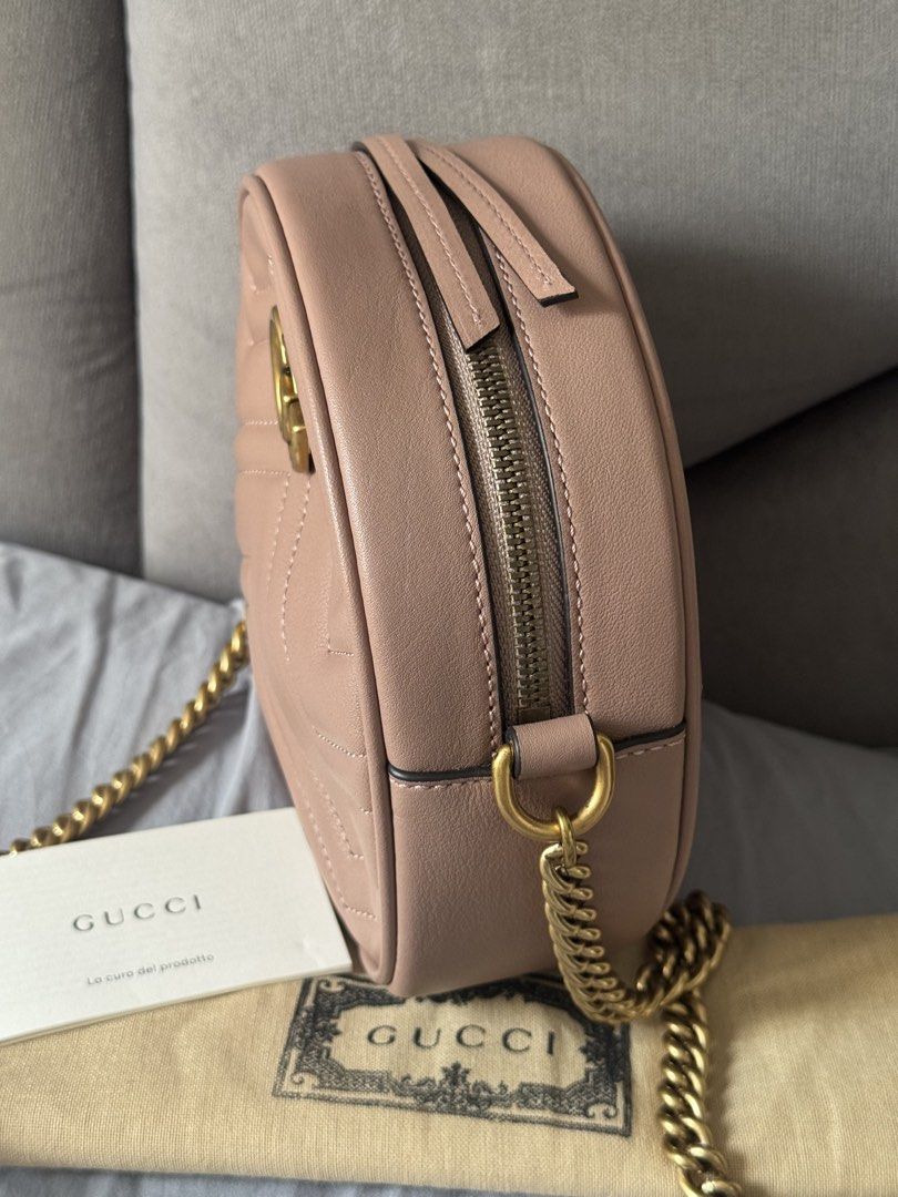 GUCCI MARMONT (Category: Luxury Bags & Wallets) located in Manila. Submitted by prettystuff1008 (Listing ID 1466813808, Image 3). Description: Still in good condition Hindi na ngagamit Minimal sign of use Selling very low.