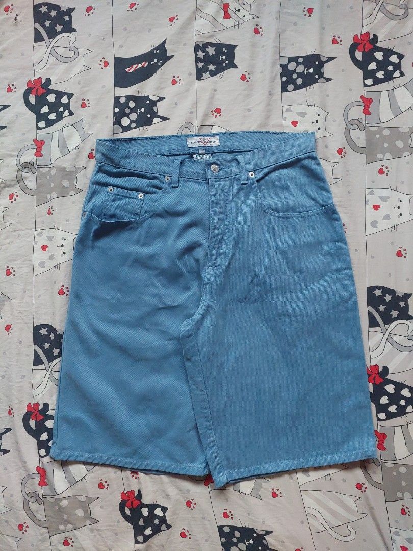 Guess jorts Size 30 (Category: Shorts) located in Cebu City. Submitted by choithrift0326 (Listing ID 1466869696, Image 2). Description: - Brand: Guess - Fit: Mid-rise, straight leg - Design: Classic five-pocket style with belt loops - Details: Small Guess triangle logo patch on the back pocket, clean stitching throughout - Condition/Vibe: Great casual piece for warm weather.