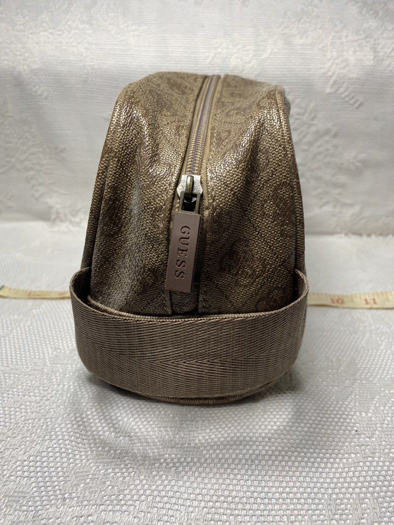 Guess vanity pouch (Category: Purses & Pouches) located in Angeles City. Submitted by noagrace (Listing ID 1466785199, Image 3). Description: Authentic Guess toiletry kit/beauty case/ cosmetic pouch. Good as new P450.