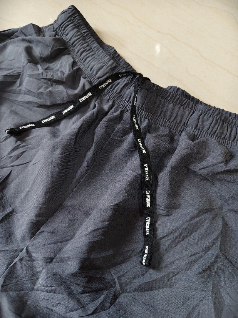 Gymshark Woven Short Size Small (Category: Shorts) located in Iloilo. Submitted by branded-boy0422_16 (Listing ID 1466822355, Image 3). Description: W:28-32 L: 14 Good as new Need washed only.