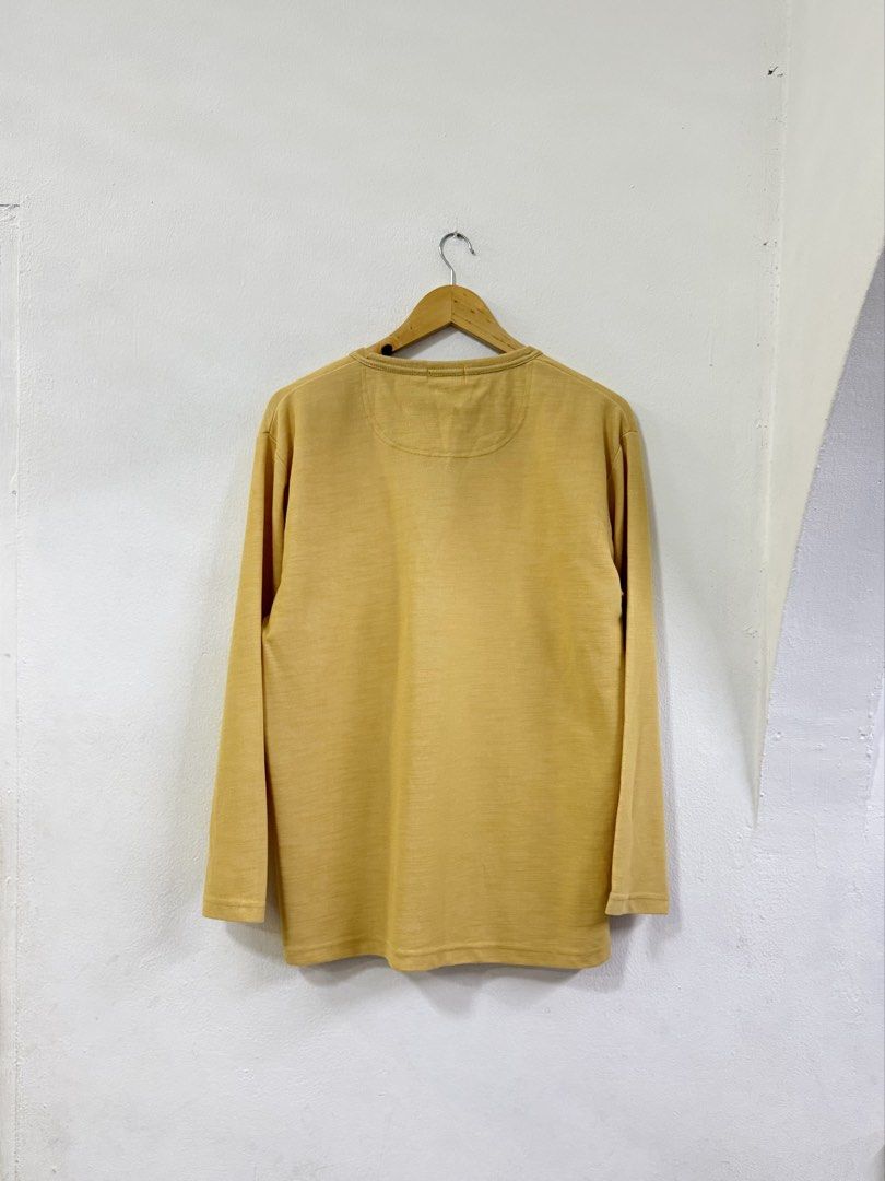 Half button long sleeve Tee (Category: Tshirts & Polo Shirts) located in Kuala Lumpur. Submitted by suntiedstore (Listing ID 1466889607, Image 3). Description: Size L 22/28 Condition 9/10 Berminat pm!.