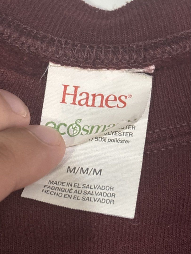 Hanes Blank Maroon Sweater (Category: Coats, Jackets and Outerwear) located in Laoag. Submitted by sean_v1dal (Listing ID 1466835731, Image 2). Description: Size: Medium (Fits like small) Length: 26 Inches Width: 20 Inches Issues: None RFS: Too many sweaters .