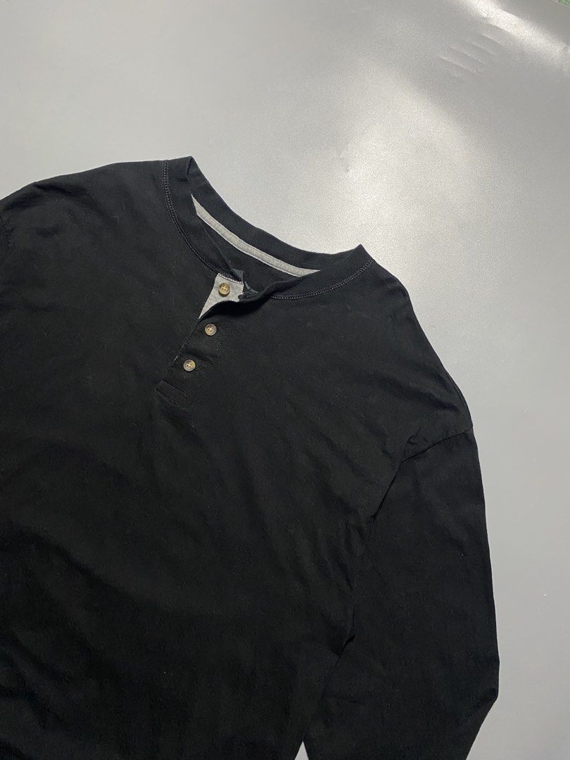 Hanes Henley Longsleeve (Category: Tshirts & Polo Shirts ) located in Pasay City. Submitted by thrift.wards (Listing ID 1466925900, Image 2). Description: size large to xl width: 23 length: 29 no issue.