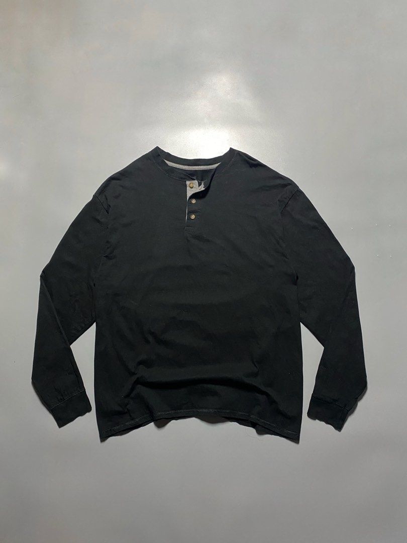 Hanes Henley Longsleeve (Category: Tshirts & Polo Shirts ) located in Pasay City. Submitted by thrift.wards (Listing ID 1466925900, Image 1). Description: size large to xl width: 23 length: 29 no issue.