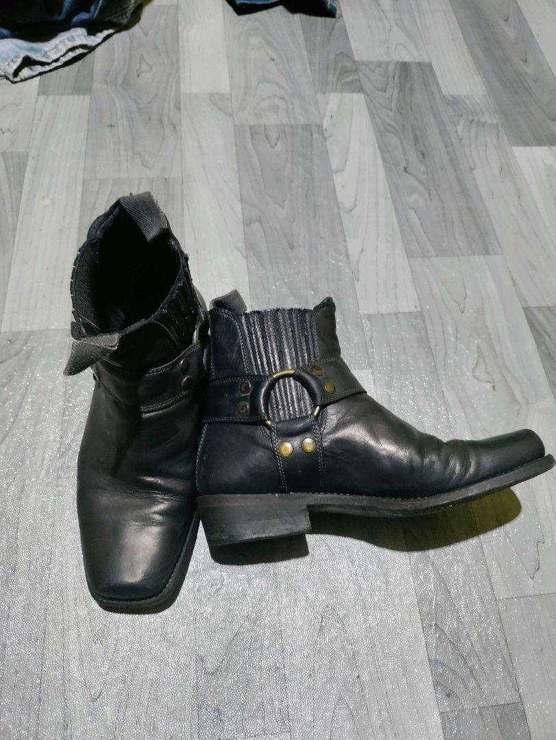 HARNESS BOOTS (Category: Boots) located in Carmen. Submitted by raythrifter (Listing ID 1466794164, Image 2). Description: size Eu 38.