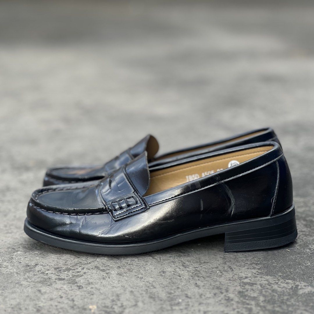 Haruta loafers womens (Category: Loafers) located in Quezon City. Submitted by store_4_all_season (Listing ID 1466891291, Image 3). Description: Size 23cm / 6 us mens Used - very good condition 📩📩📩.