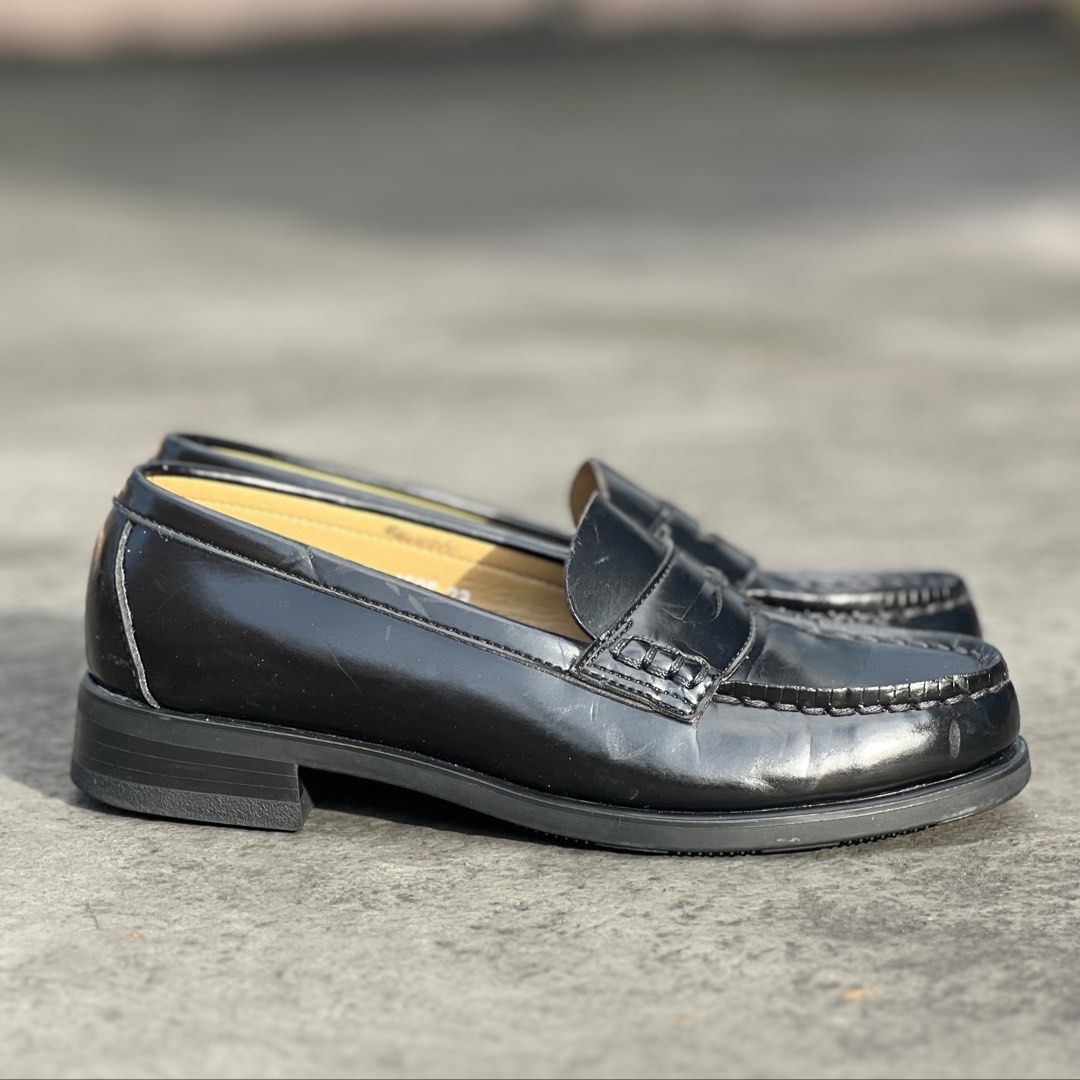 Haruta loafers womens (Category: Loafers) located in Quezon City. Submitted by store_4_all_season (Listing ID 1466891291, Image 2). Description: Size 23cm / 6 us mens Used - very good condition 📩📩📩.