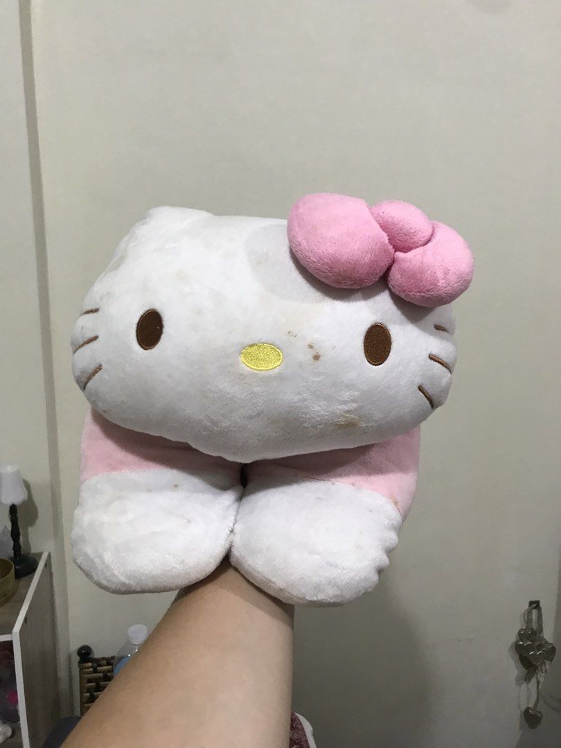 Hello kitty (Category: Plushies & Soft Toys) located in Balete No 2. Submitted by troyesybang (Listing ID 1466813846, Image 1). Description: Need laba lang may mantsa maalis nmn No time lang magwash BAWAL SA MASELAN.