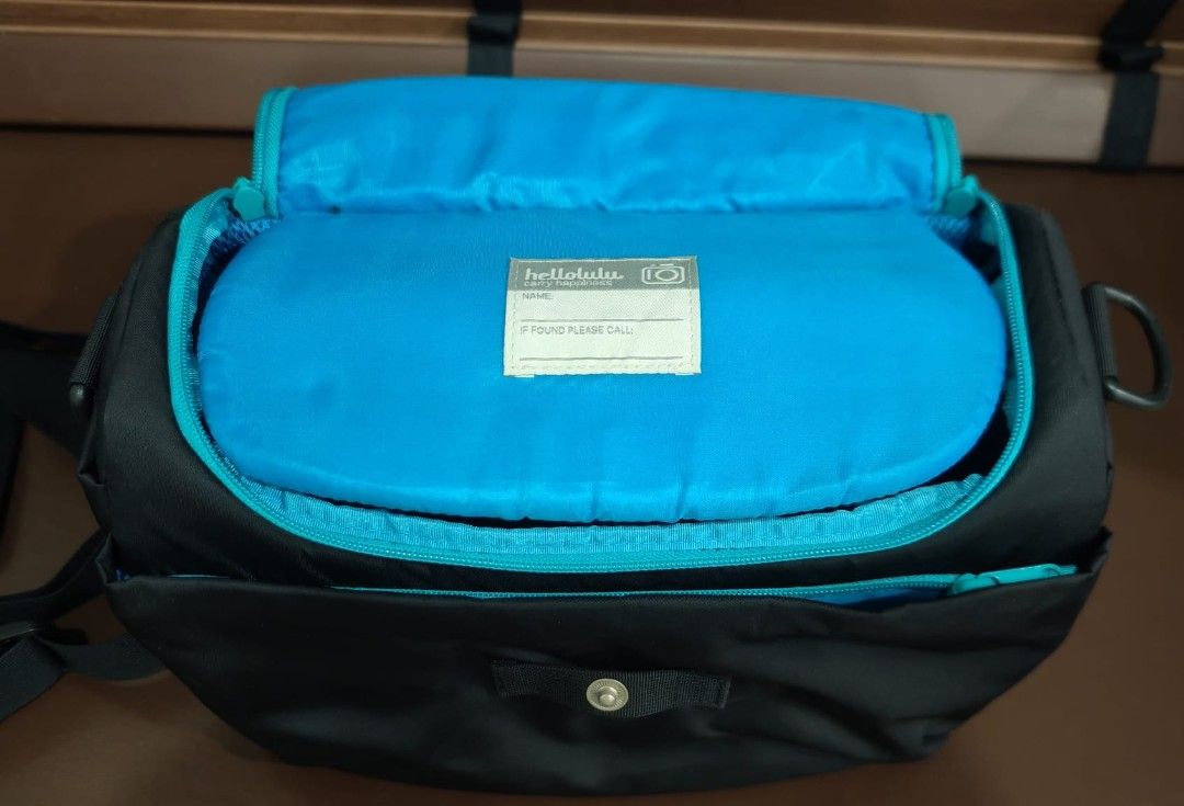 Hellolulu Camera Bag (Category: Camera Bags & Carriers) located in Singapore. Submitted by twinklelady415 (Listing ID 1466906283, Image 2). Description: - Brand: Hellolulu Camera Bag - Organization: Removable padded dividers .