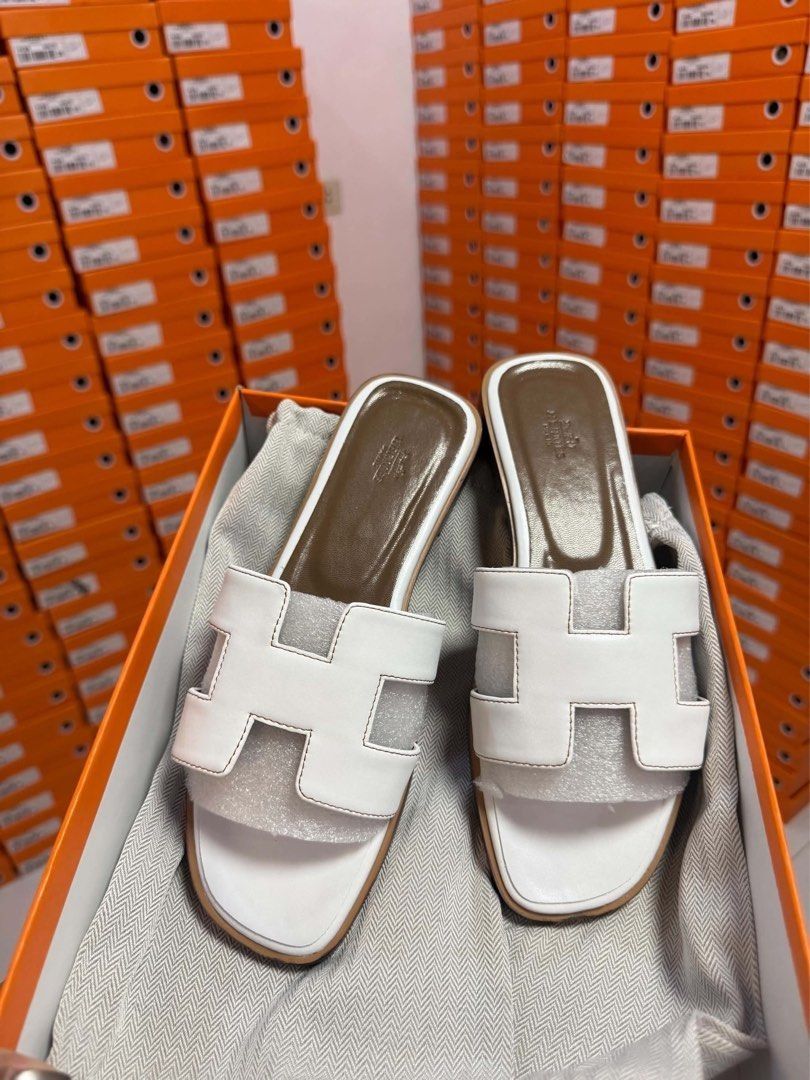 Hermes Flat Sandals (Category: Flats & Sandals) located in Manila. Submitted by e-tindahan (Listing ID 1466964428, Image 3). Description: -with box and paperbag Available size: 36.37.38.39.40 📌 Please check the last image carefully before ordering. Nandun na po lahat ng kailangan tandaan. Mode of Payment (MOP): 💸 GCash, Maya, GoTyme, BDO, RCBC, Landbank Mode of Delivery (MOD): 🛵 Lalamove / GrabExpress for Same-day delivery 🚚 J&T Express / LBC