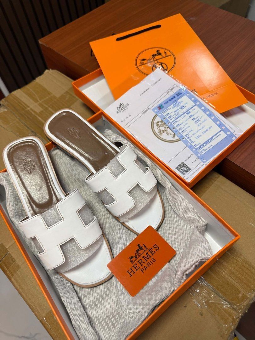 Hermes Flat Sandals (Category: Flats & Sandals) located in Manila. Submitted by e-tindahan (Listing ID 1466964428, Image 1). Description: -with box and paperbag Available size: 36.37.38.39.40 📌 Please check the last image carefully before ordering. Nandun na po lahat ng kailangan tandaan. Mode of Payment (MOP): 💸 GCash, Maya, GoTyme, BDO, RCBC, Landbank Mode of Delivery (MOD): 🛵 Lalamove / GrabExpress for Same-day delivery 🚚 J&T Express / LBC