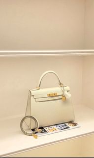 (Category: ) located in . Submitted by luxdesignerbrand (Listing ID 1466862142, Image 1). Description: .