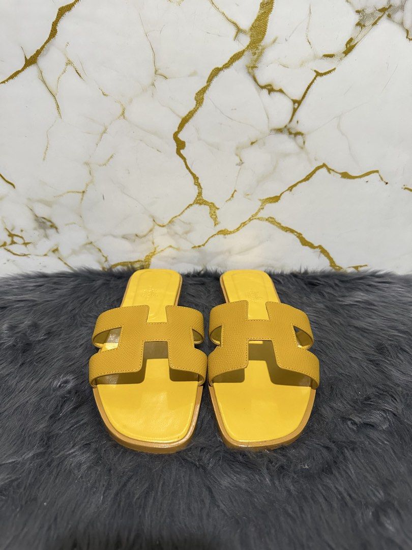 Hermes Oran (Category: Flats & Sandals) located in Marikina City. Submitted by georgiaprelovestuff (Listing ID 1466881378, Image 1). Description: size 38 PLEASE READ BEFORE MAKING AN OFFER: 🔹No inclusions since this is preloved 🔹NO to low ballers please 🔹NO meetups due to busy schedule 🔹If you make an offer, please get the item let's not waste each other's time 🔹NO return NO exchange NO cancellation 🔹Please manage your expectation since all